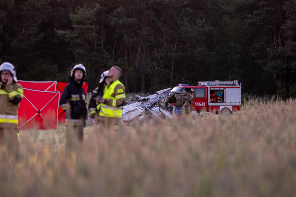 Katastrofa lotnicza w Rębielicach Królewskich. Rozbiła się awionetka, dwie osoby nie żyją 