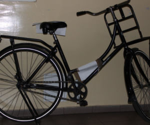 Policja w Toruniu zatrzymała włamywacza recydywistę. Poszukuje właściciela skradzionego roweru