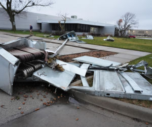 Tornada i nawałnice uderzyły w Illinois i Indianę