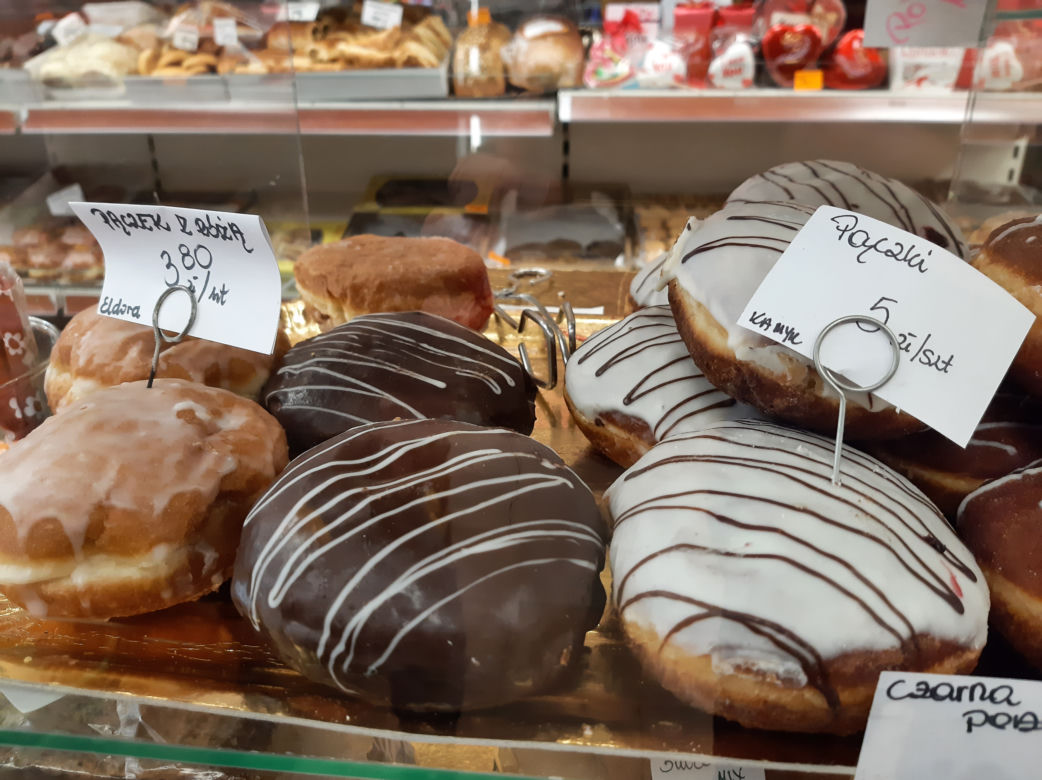 Tłusty Czwartek 2023: CENY PĄCZKÓW w Rzeszowie. Ile musimy zapłacić za pączki w tym roku? Sprawdziliśmy to