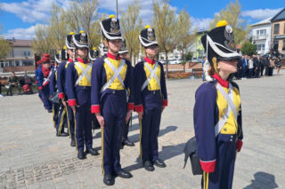 Ślubuję! – patriotyczne sceny na Rynku w Starachowicach