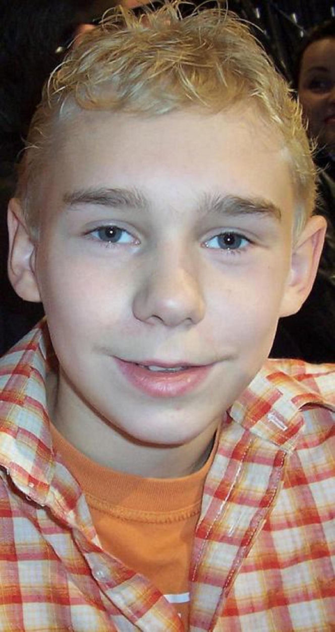 Zagrał Wojtka w "Rodzinie zastępczej". Nie do wiary, jak dziś wygląda była dziecięca gwiazda