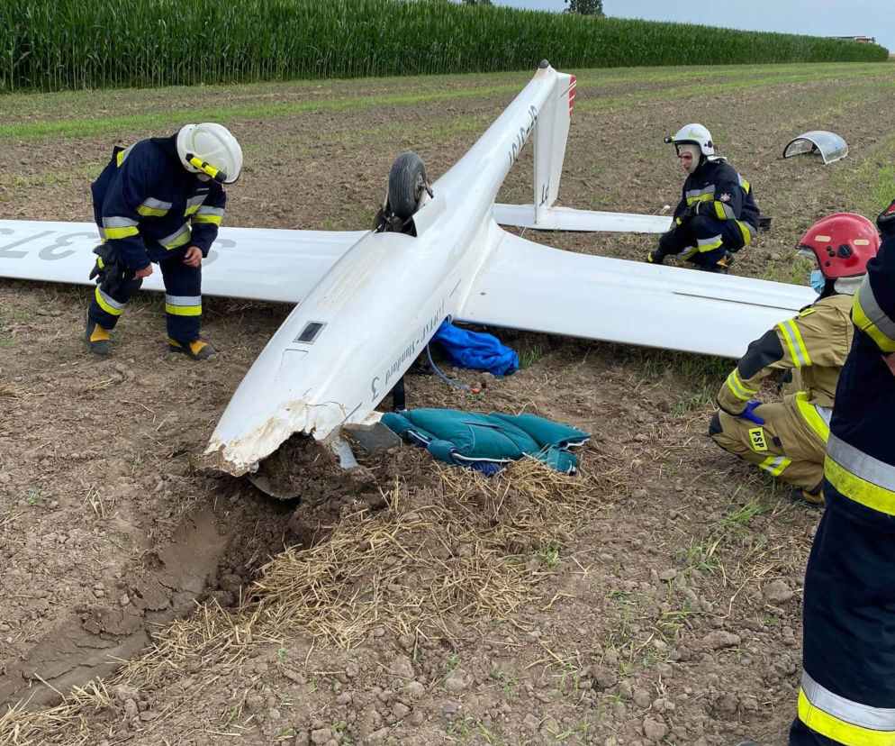 Wypadek szybowca podczas zawodów w Michałowie. Ranny pilot trafił do szpitala! 