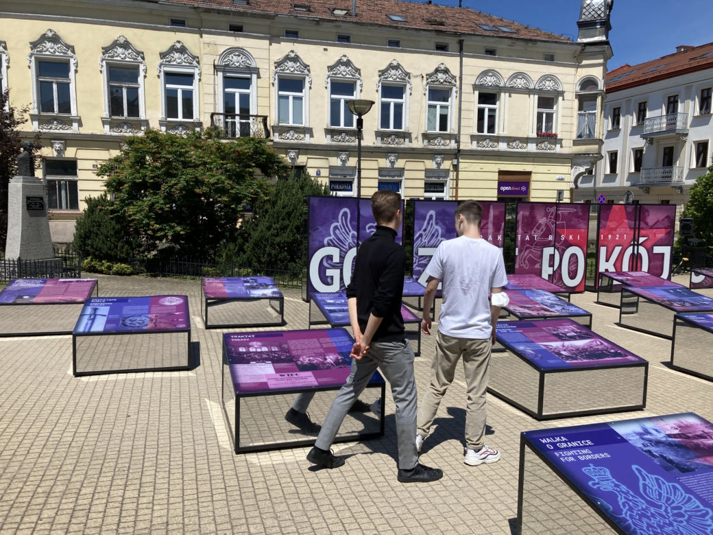 Wystawa na placu 3 maja w Nowym Sączu
