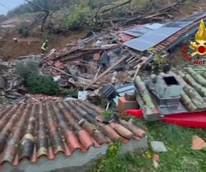 Lawina zmiażdżyła dom. 32-latek zginął, ratując kobietę