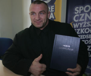 Mariusz Pudzianowski skończył studia