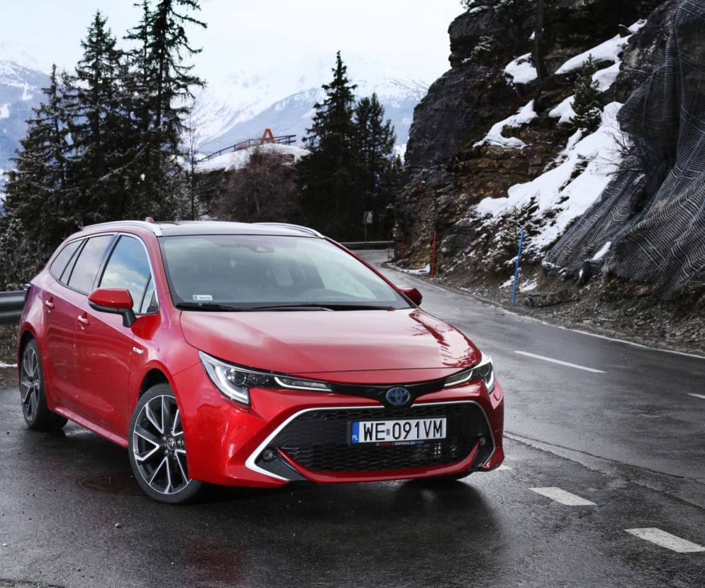 Toyota Corolla Touring Sports 2.0 Hybrid 180 KM e-CVT Executive