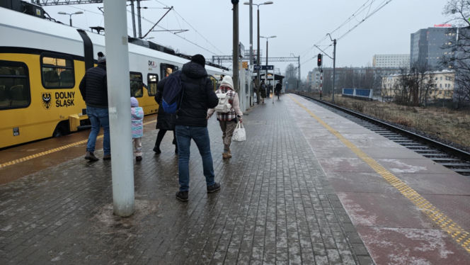 Pociągi odwołane, gigantyczne opóźnienia! Paraliż na torach w całej Polsce