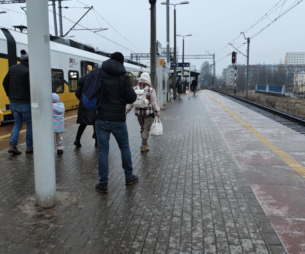 Pociągi odwołane, gigantyczne opóźnienia na kolei 