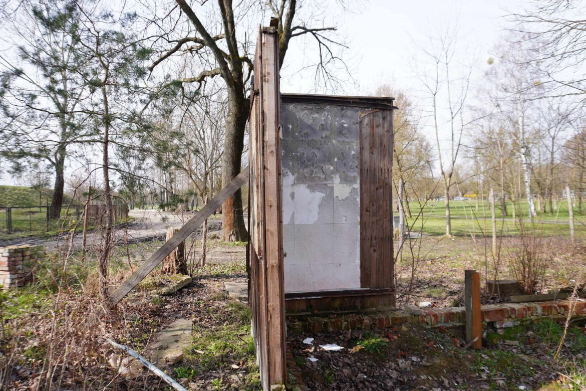 Domek Fiński Ryszarda Kapuścińskiego to ruina - zobacz zdjęcia