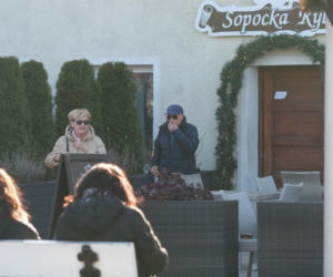 Stefan Friedmann z żoną na spacerze