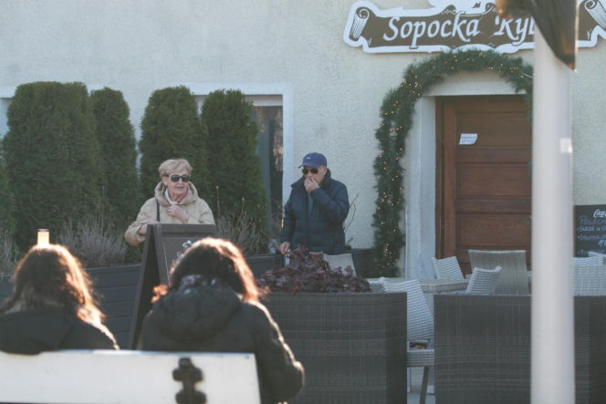 Stefan Friedmann z żoną na spacerze