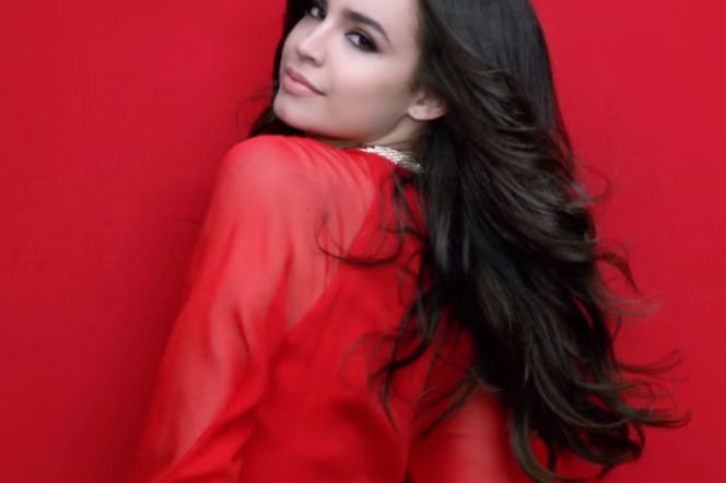 Gorąca 20 Premiera: Sofia Carson - Love Is The Name. Poczujcie wakacyjny nastrój!