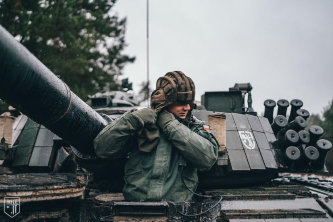 "Zawiszacy" za sterami legendy. Nowi kierowcy czołgów PT-91 w 15. Brygadzie