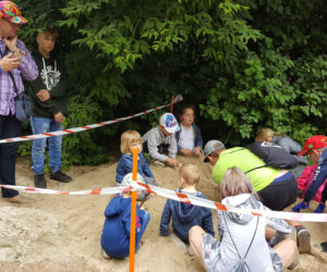Mali archeolodzy zakasali rękawy i zabrali się do pracy! Co znaleźli w bydgoskim zoo? 