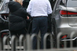 Premier Donald Tusk ruszył na pomoc żonie