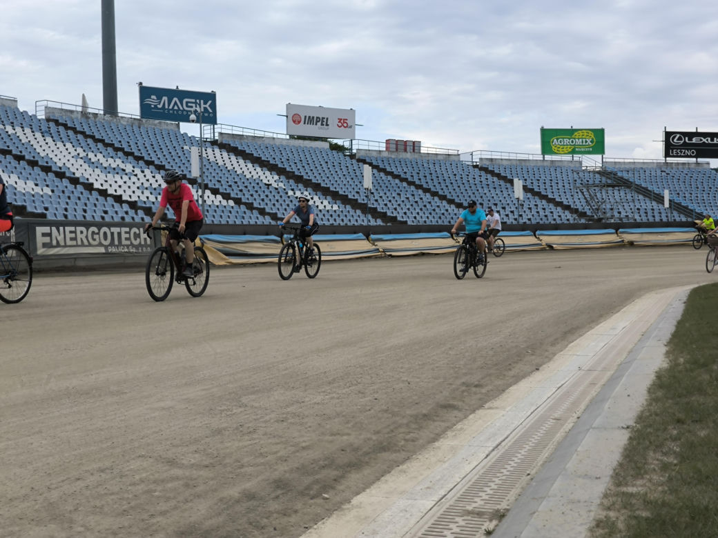 Rowerowa Stolica Polski - kręcili kilometry na stadionie w Lesznie
