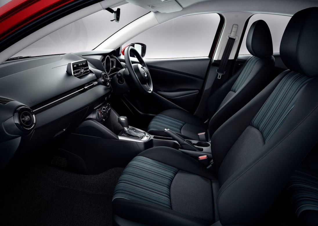 2015 nowa Mazda 2