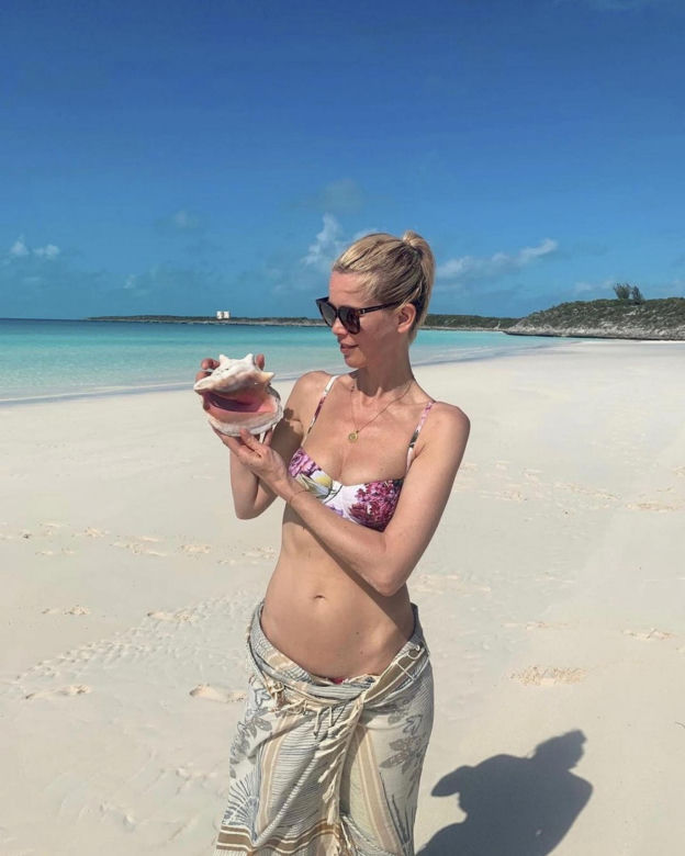 Claudia Schiffer wraca! Opadnie ci szczęka na widok 53-letniej modelki
