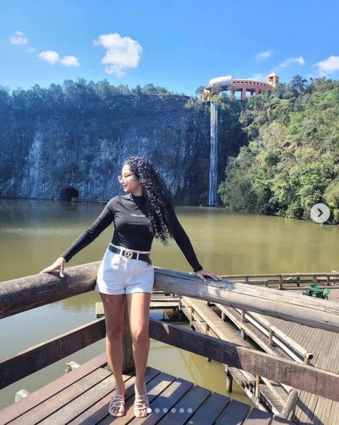 Fani w żałobie po śmierci znanej influencerki. Horror rozegrał się na drodze