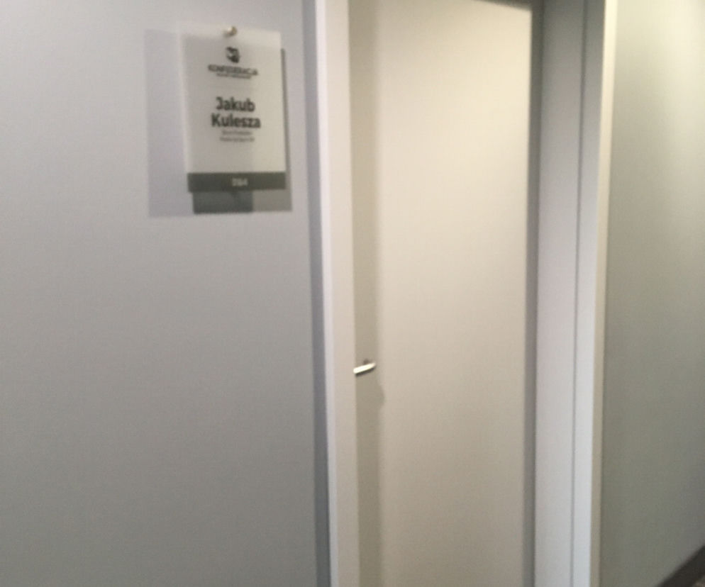 Dostali podwyżki, a nie pracują
