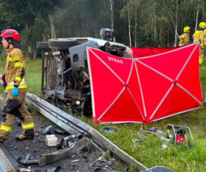 Tragiczny wypadek na DK10. Bus zderzył się z ciężarówką. Kierowca zginął na miejscu