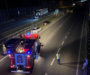 Na autostradzie A2 między węzłem Pruszków a węzłem Grodzisk Mazowiecki samochód osobowy potracił pieszego