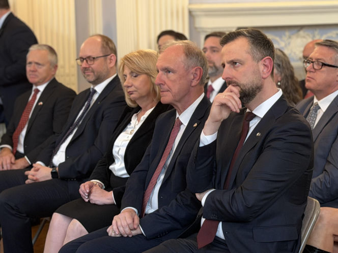 Wręczenie Krzyża Wielkiego Orderu Zasługi RP rodzicom Michaela Ollisa w Waszyngtonie, DC