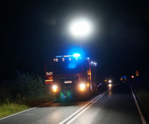 Tragiczny wypadek pod Ostrzeszowem! Nie żyje 16-letnia pasażerka [ZDJĘCIA]