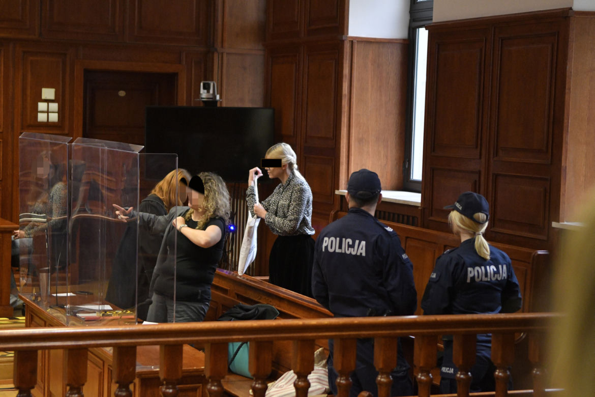Młodziutka prawniczka Karolina B. z Warszawy oskarżona o zamordowanie ukochanego. Wiemy jak zginął Igor. "Ten nóż wszedł jak w masło"