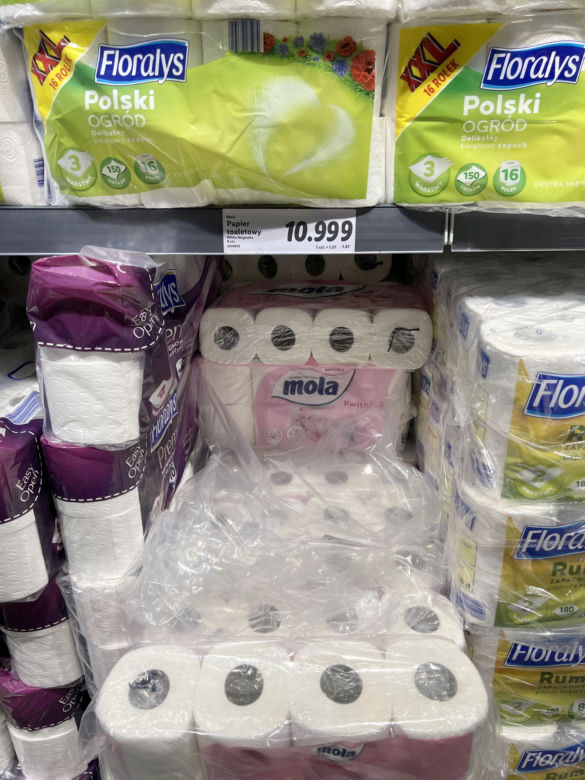 3-warstwowy papier toaletowy Floralys 16 rolek za 10,99 zł