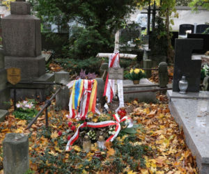 Skromniutki grób bohaterki. Wanda Traczyk-Stawska dostała muzeum, a mogiła czeka