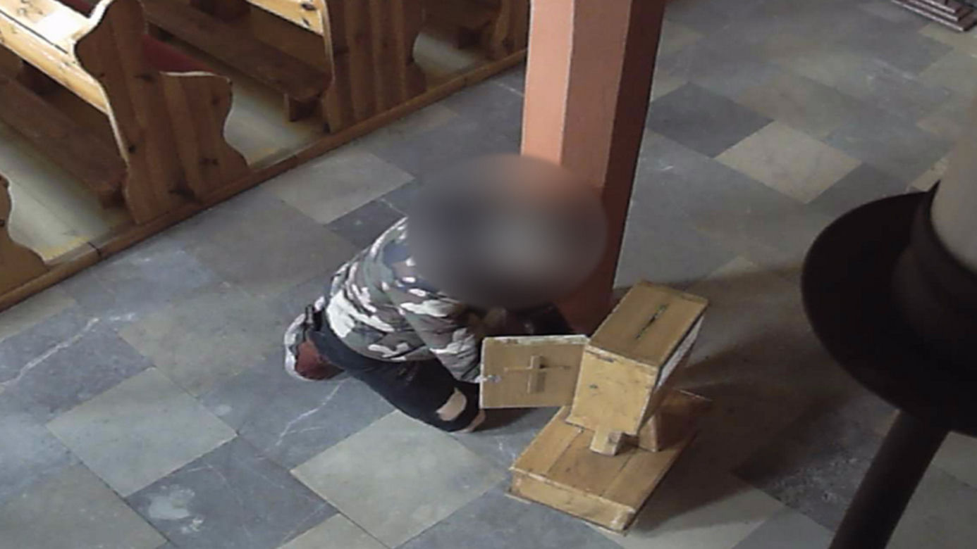 Ksiądz z policjantami złapali złodzieja 