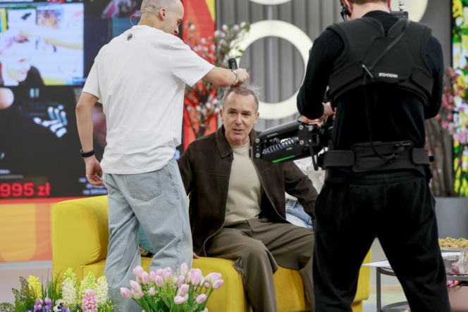 Kurzajewski ogolił się na łyso w "Halo tu Polsat"