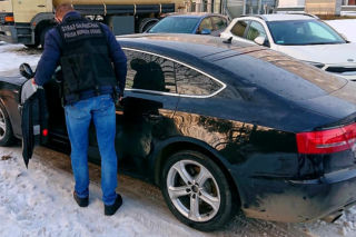 Samochód został SKLONOWANY! Strażnicy graniczni przejęli Audi A5
