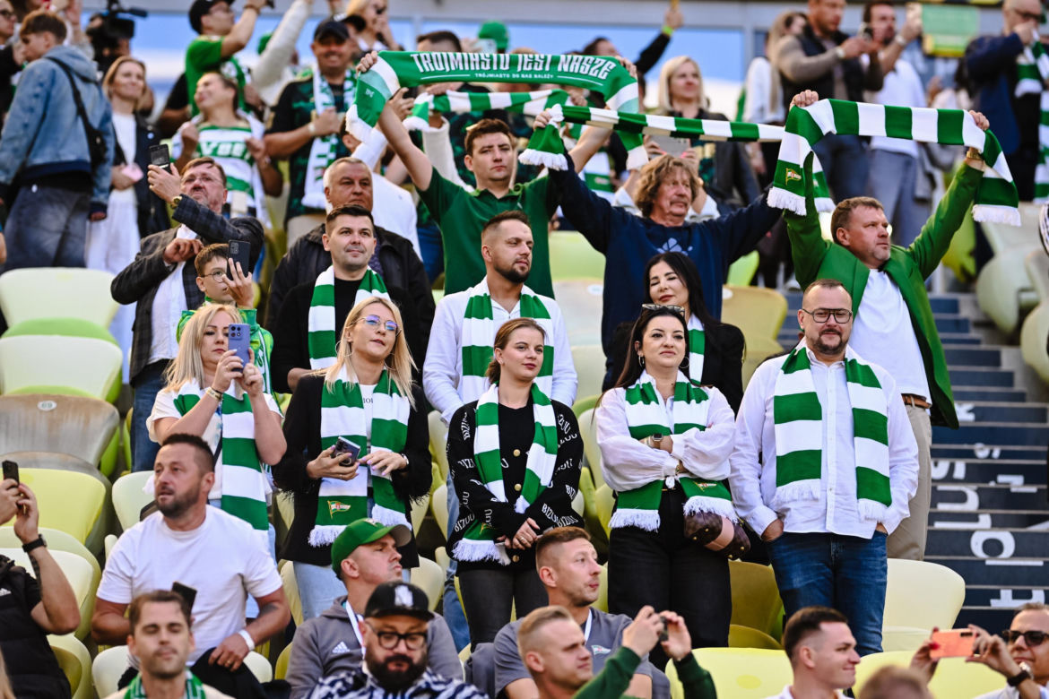 Derby Trójmiasta. Tak bawili się kibice na meczu Lechia Gdańsk - Arka Gdynia [ZDJĘCIA]