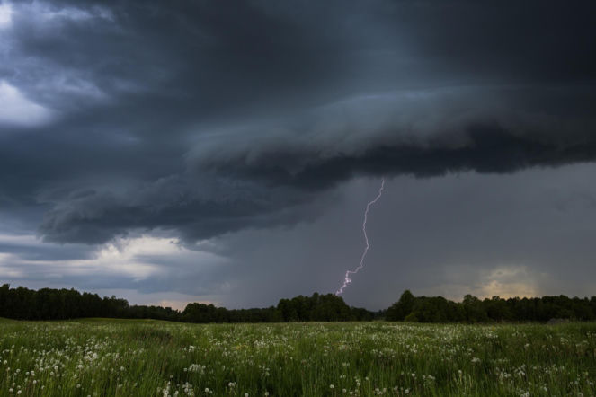 W piątek burze tylko w tej części kraju! Nowy komunikat synoptyków