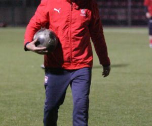 Donald Tusk gra w piłkę