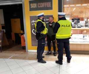 Czerwona strefa. Wszedł do sklepu w Grudziądzu bez maseczki. Interweniowała policja