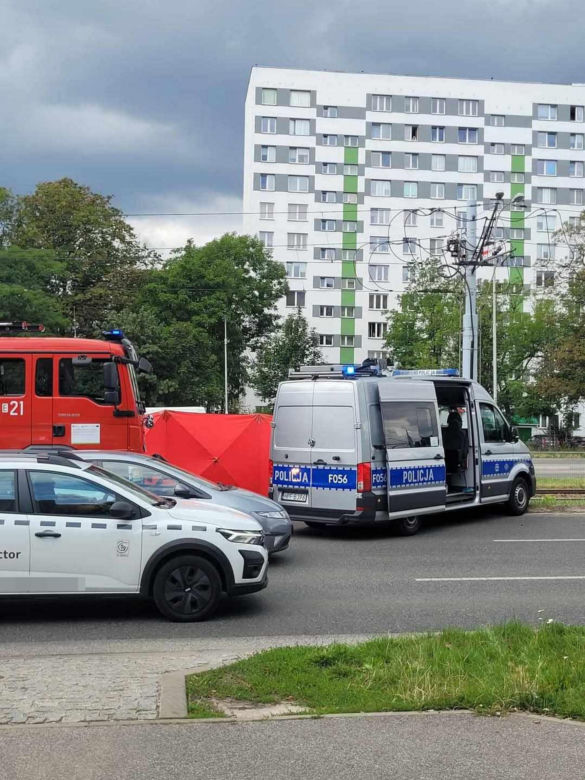 Łódź. Śmiertelny potrącenie 27-latki na przejściu. Kierowca volkswagena sam walczy o życie w szpitalu [ZDJĘCIA].