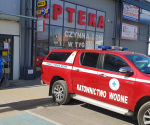 WOPR z Góry Kalwarii rozdaje emerytom maseczki