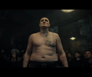 Mariusz Wach w teledysku Quebonafide
