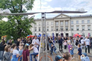 Kataryniarze, iuzjoniści i żywe rzeźby. W Radomiu odbył się Festiwal Artystów Ulicznych i Precyzji [FOTO]