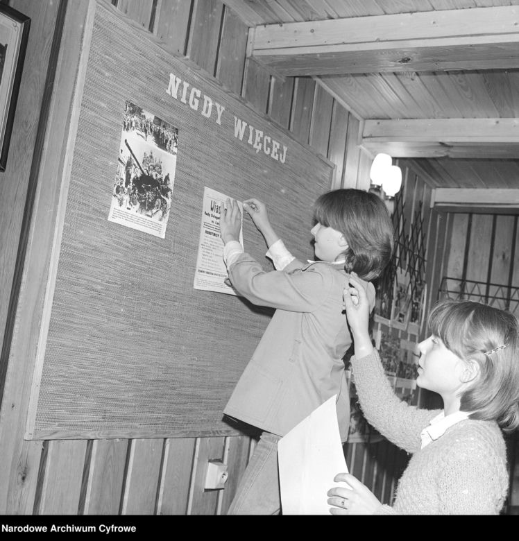 QUIZ PRL. Polska w latach 80. Solidarność, muzyka i życie codzienne. 15/15 tylko dla mistrzów! 