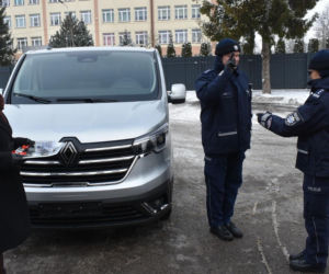 Policyjne bestie będą siać postrach na drogach. Oto nowe radiowozy polskiej policji