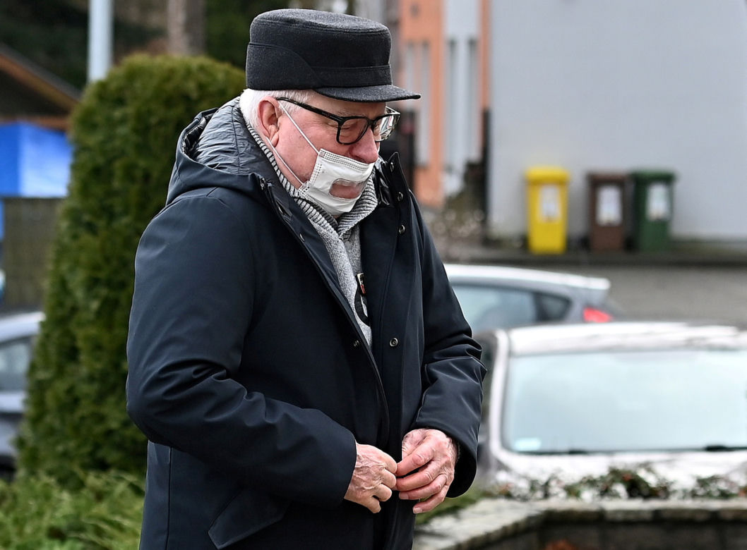 Lech Wałęsa na niedzielnej mszy
