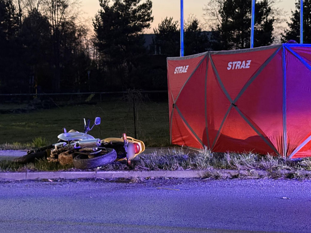 Młody motocyklista zabił się na drzewie. Wielka tragedia