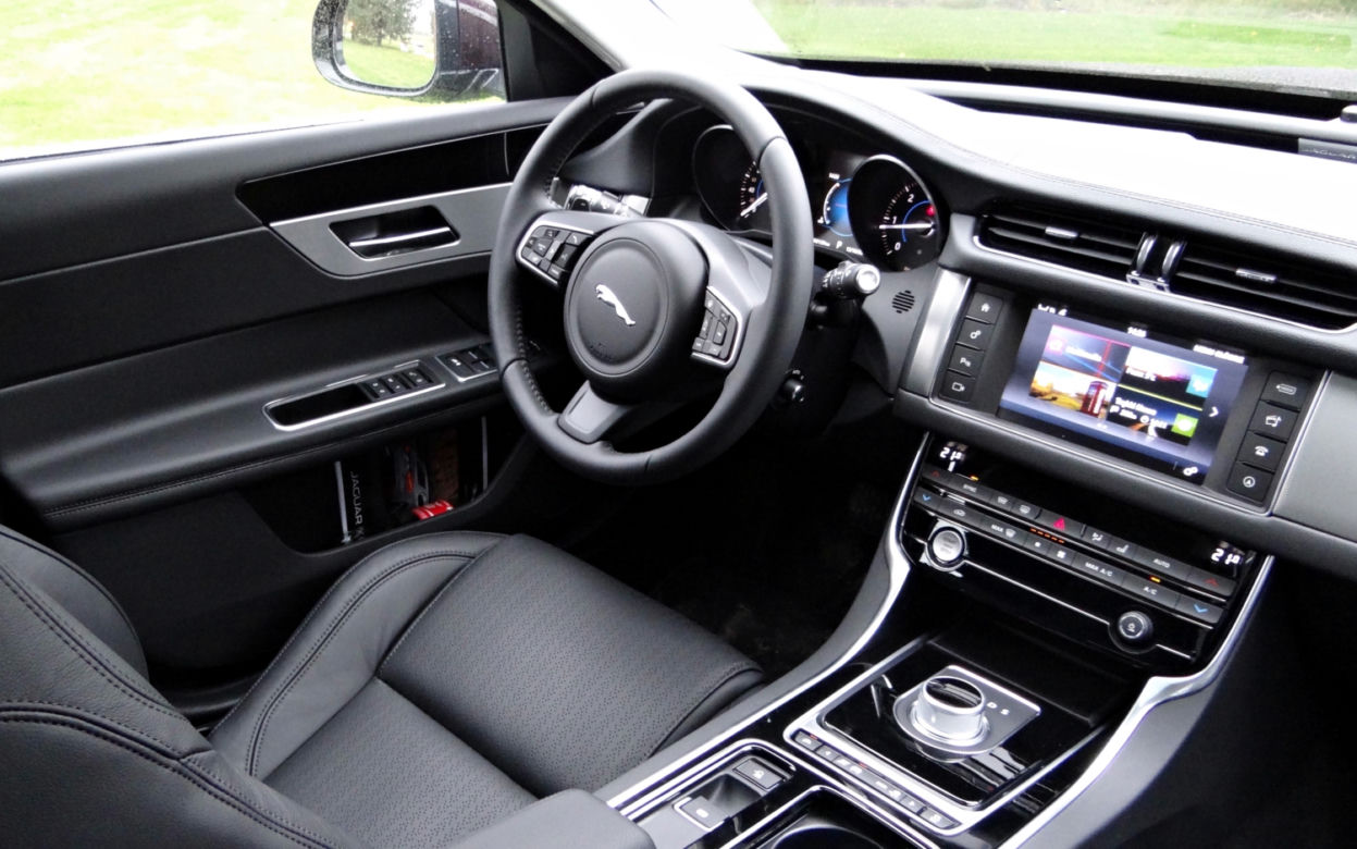 Jaguar XF 2.0 i4D 180 KM
