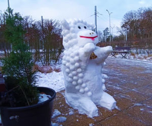 Rzeźby ze śniegu na pętli Głębokie