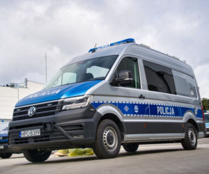 Policyjny Ambulans Pogotowia Ruchu Drogowego